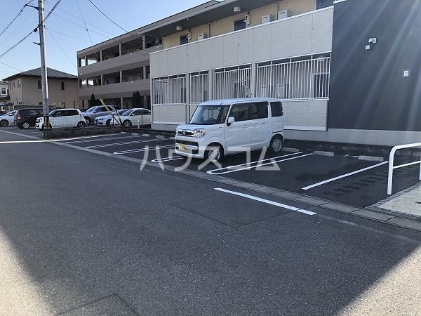 14/25 駐車場