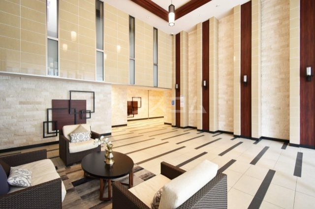 28/30 エントランス