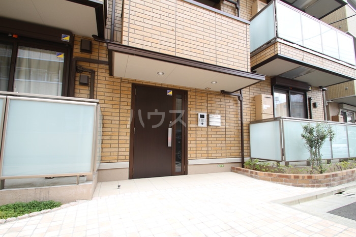 14/15 エントランス