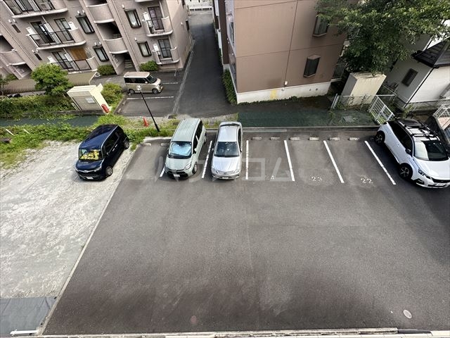 26/30 駐車場
