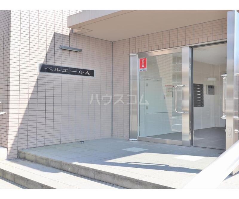 24/30 エントランス