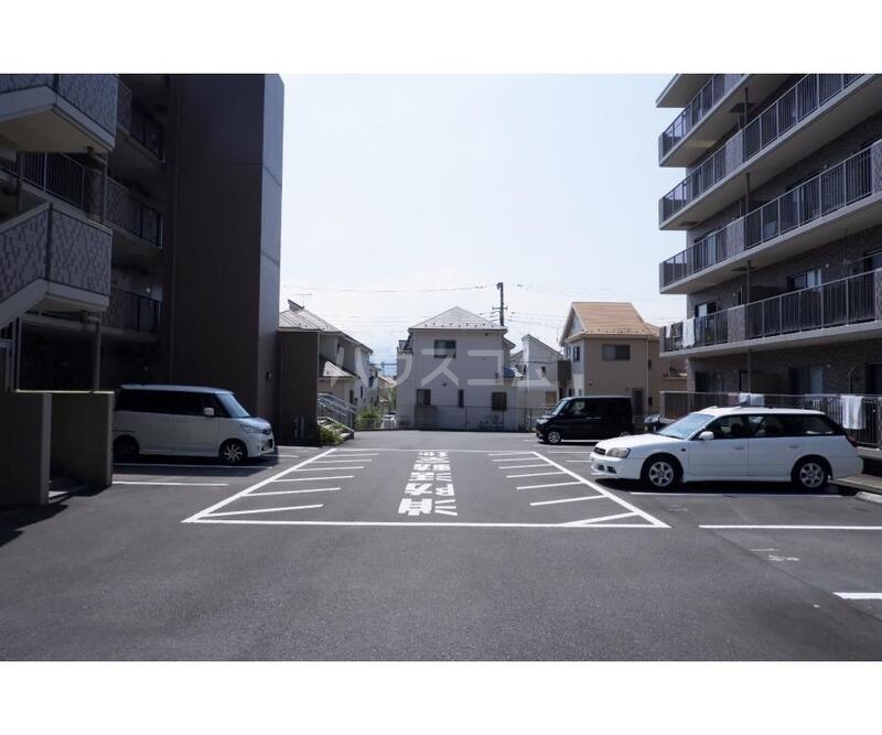 26/30 駐車場