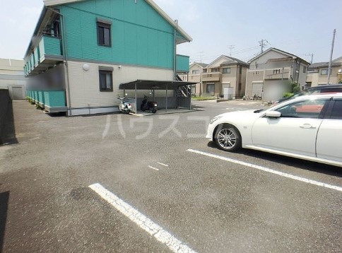 23/30 駐車場