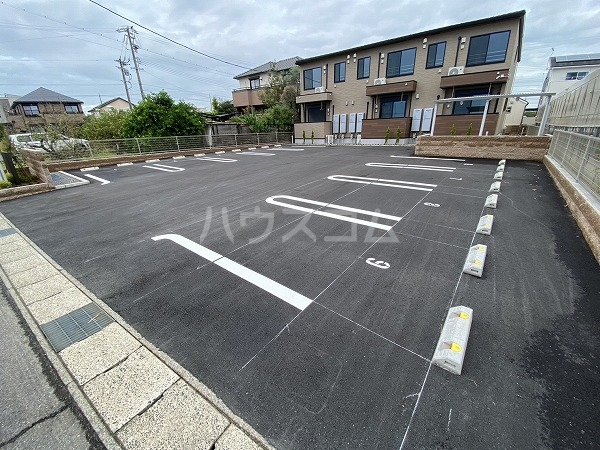 2/5 駐車場