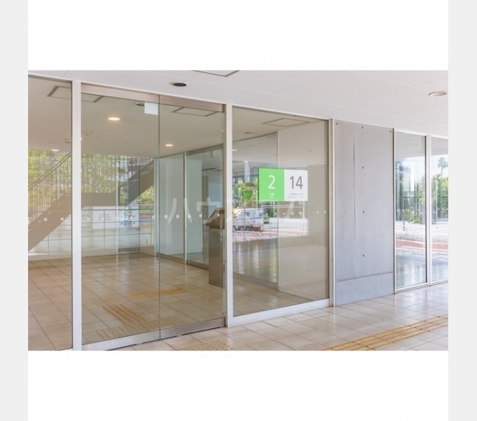 8/10 エントランス