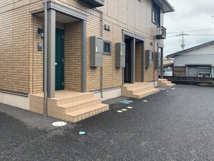 19/27 エントランス