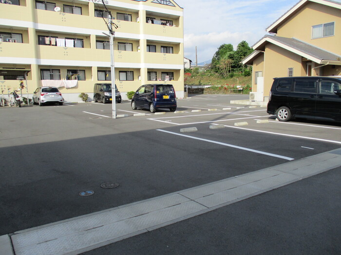 17/25 駐車場