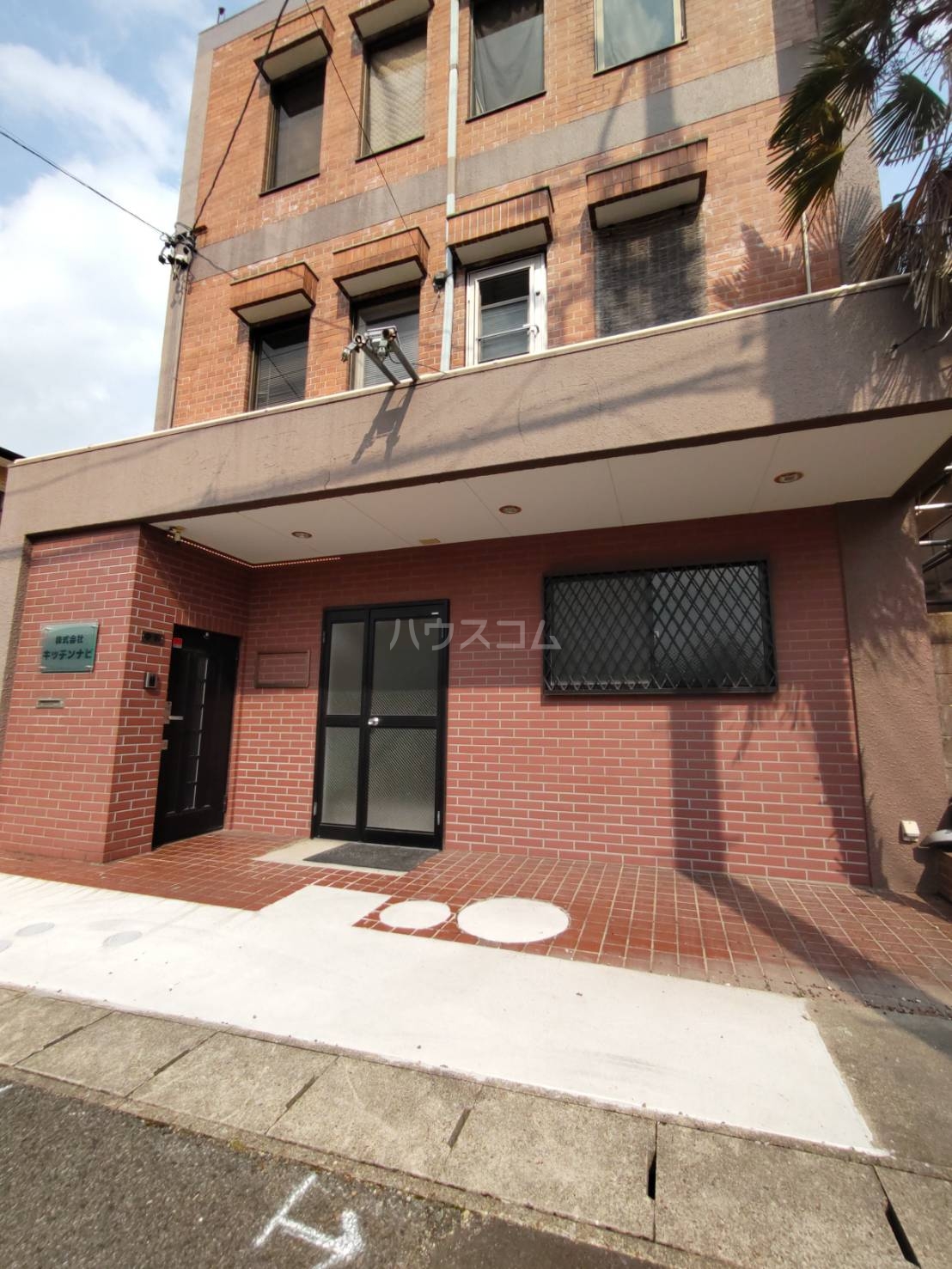 24/25 エントランス