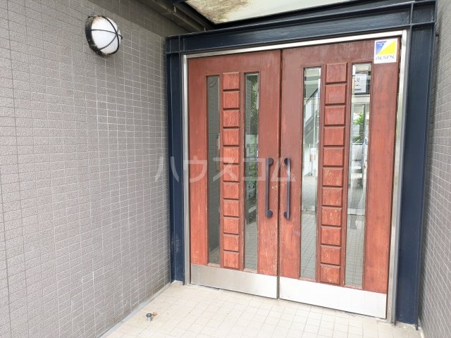 28/30 エントランス