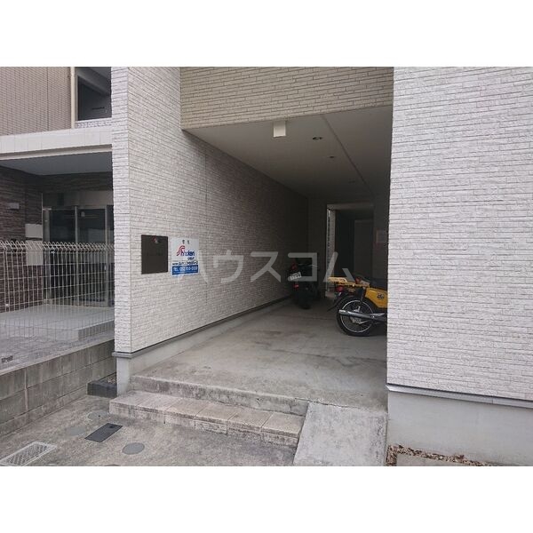 14/20 エントランス