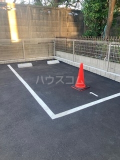 26/28 駐車場