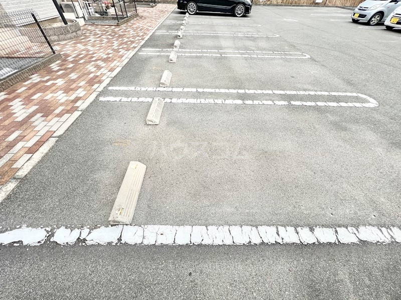 24/24 駐車場