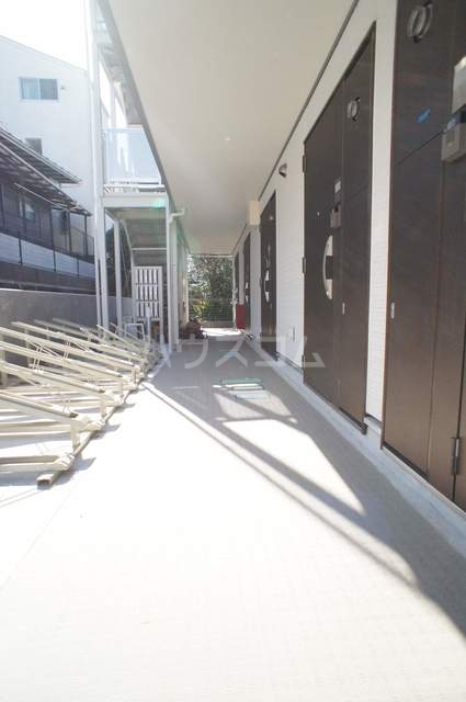 20/30 エントランス