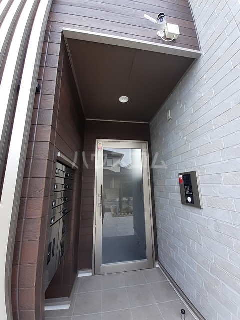 13/26 エントランス