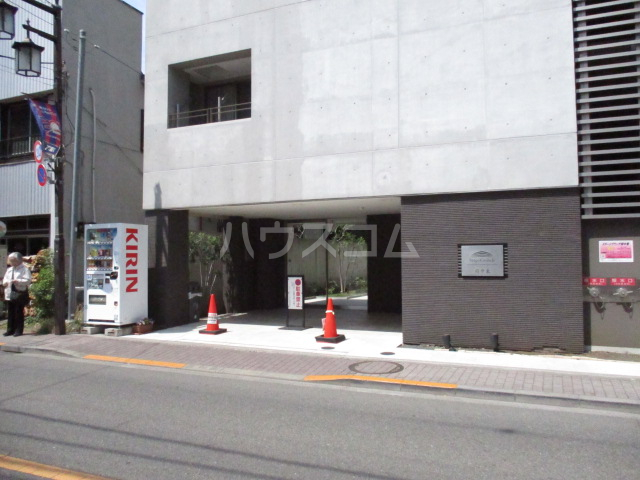 17/27 エントランス