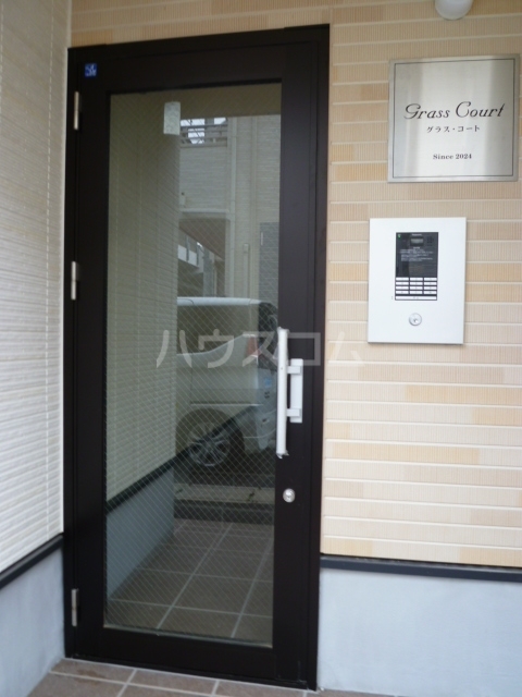 25/30 エントランス