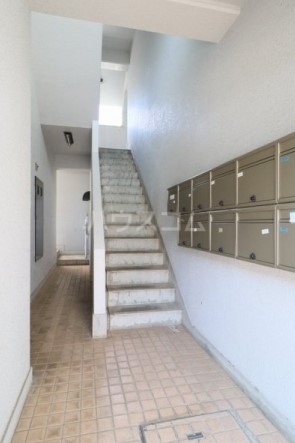 20/23 エントランス