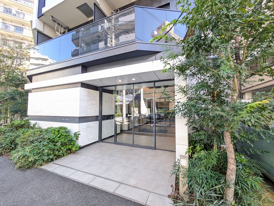 26/30 エントランス