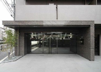 14/19 エントランス