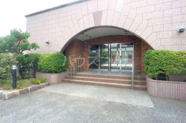 20/30 エントランス