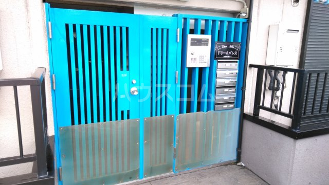 3/4 エントランス