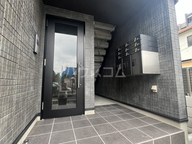 23/29 エントランス