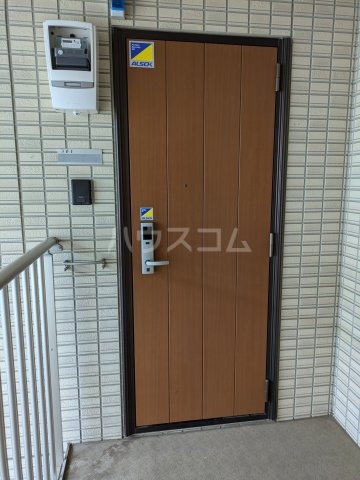 27/30 エントランス