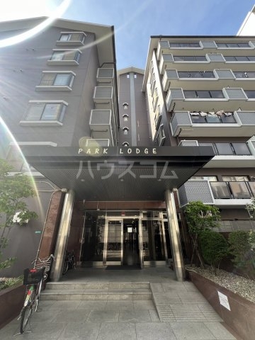 27/30 エントランス