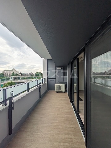 23/30 バルコニー