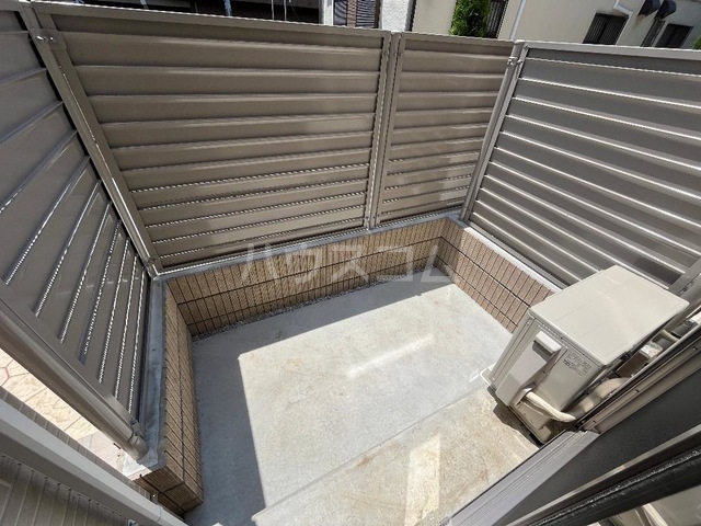 13/23 バルコニー