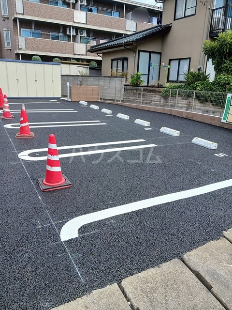 14/27 駐車場