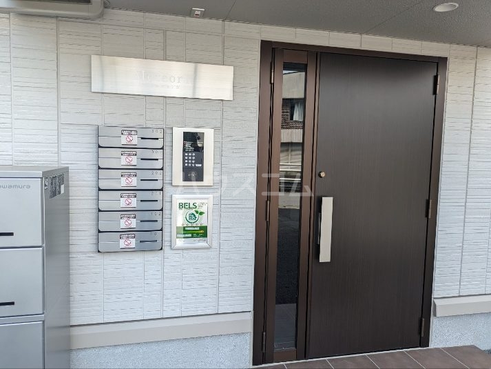 20/27 エントランス