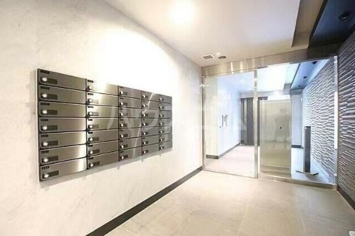 18/22 エントランス