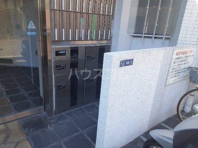 3/4 エントランス