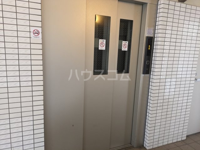 25/30 エントランス