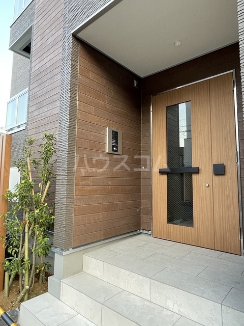 16/21 エントランス