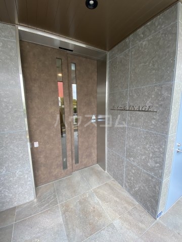 22/24 エントランス