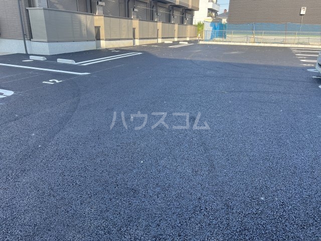 28/30 駐車場