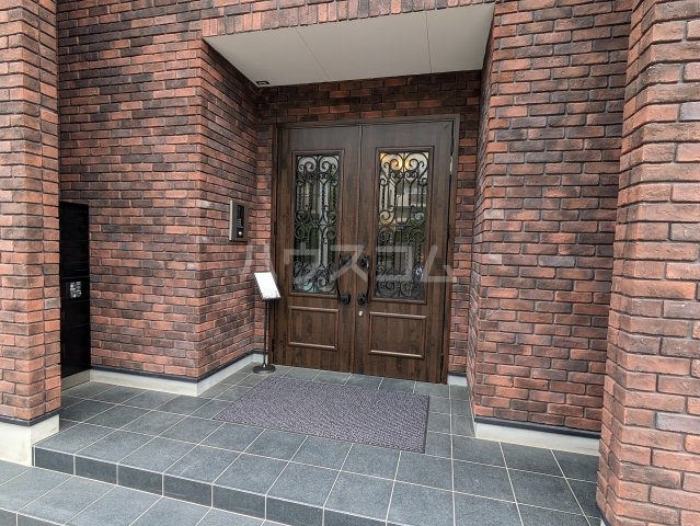 14/17 エントランス