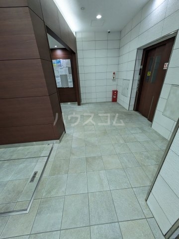 28/30 エントランス