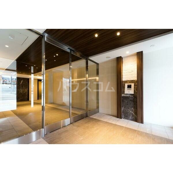 13/22 エントランス