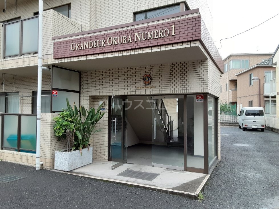 20/23 エントランス