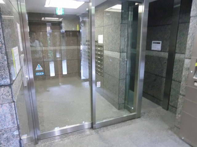 2/5 エントランス