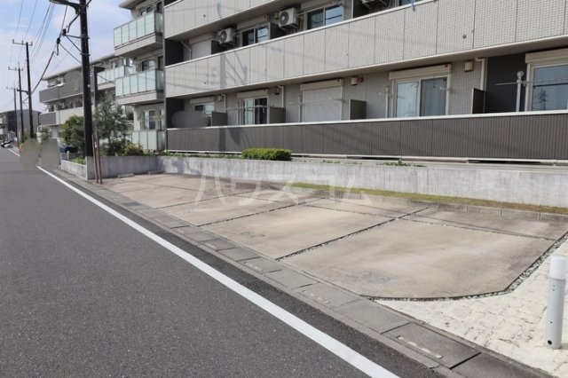 14/23 駐車場