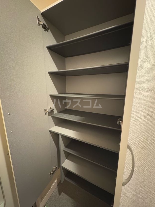 13/30 収納