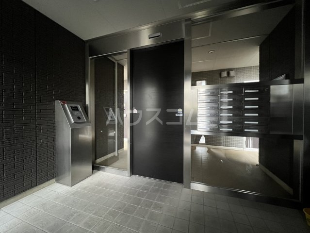 2/3 エントランス