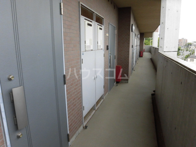 21/29 エントランス