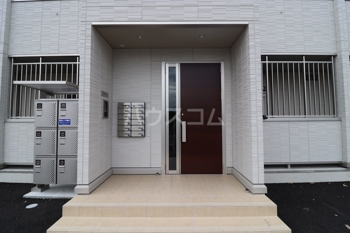 18/23 エントランス