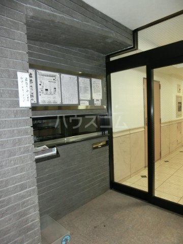 22/28 エントランス