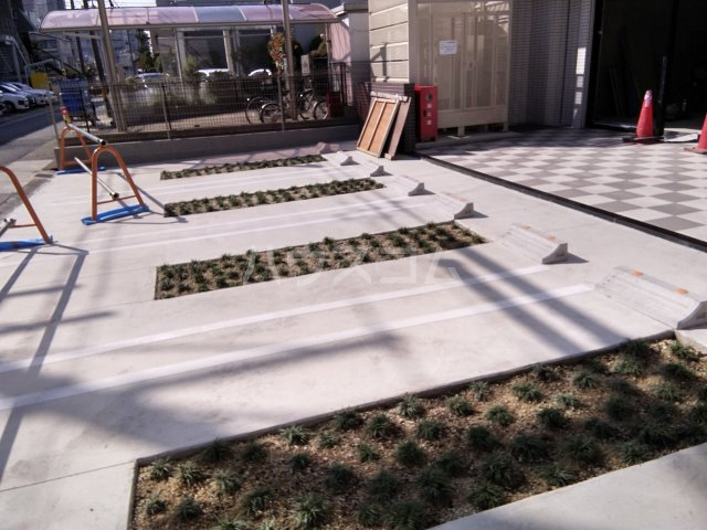 18/23 駐車場